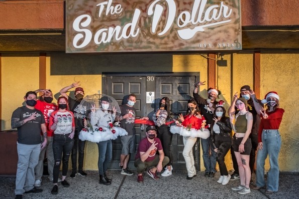Great Reasons to Visit 'Sand Dollar Lounge' for the Holidays