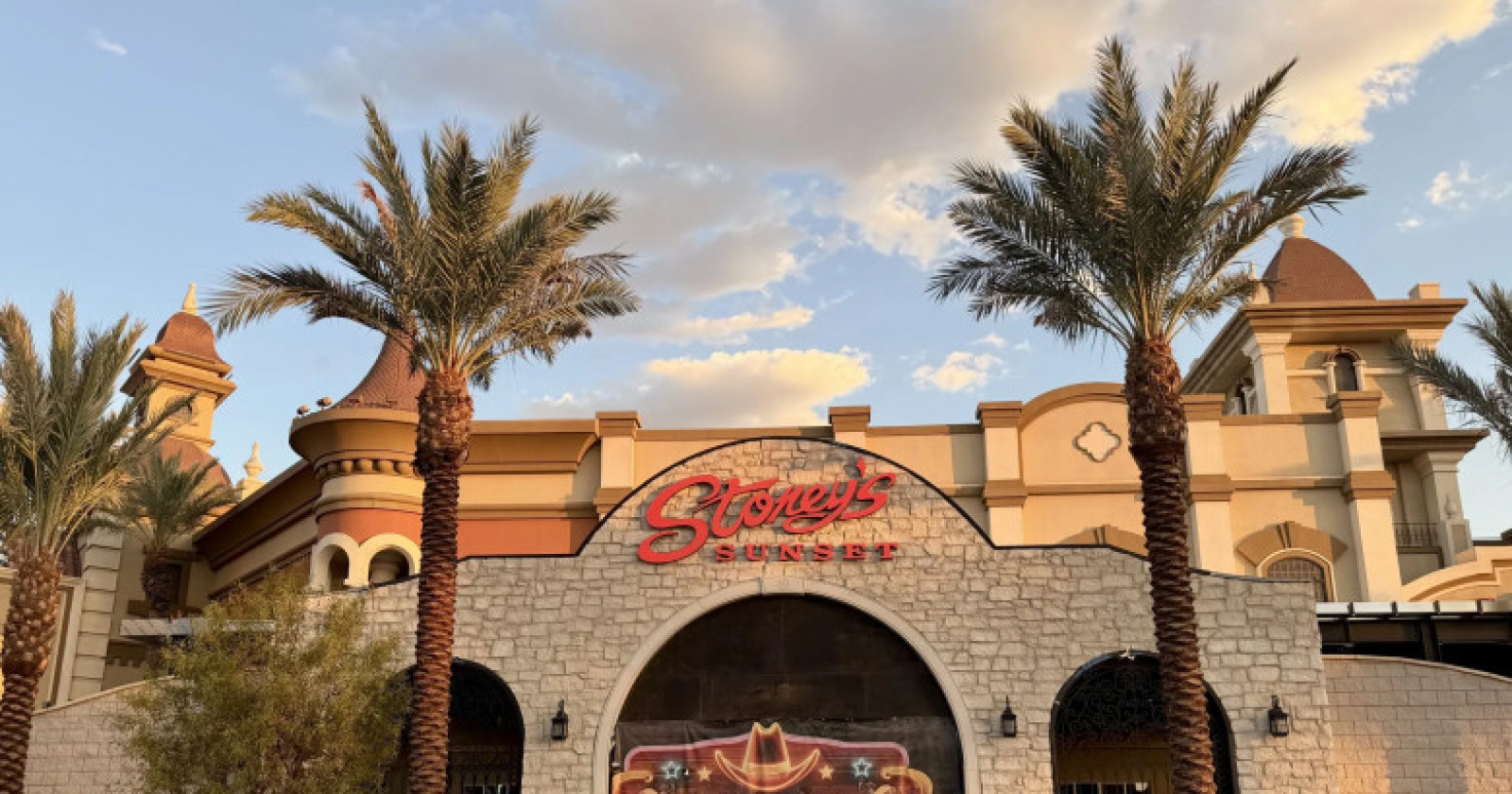 Stoney's Sunset Opens New Country Bar at Sunset Station Henderson